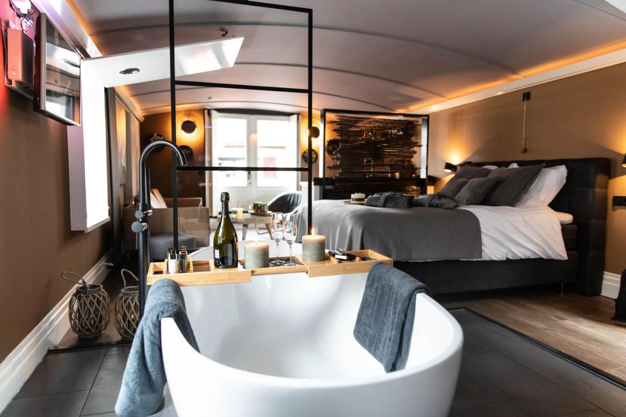 Wellnessboat De Michiel De Ruyter 호텔 흐로닝언 외부 사진